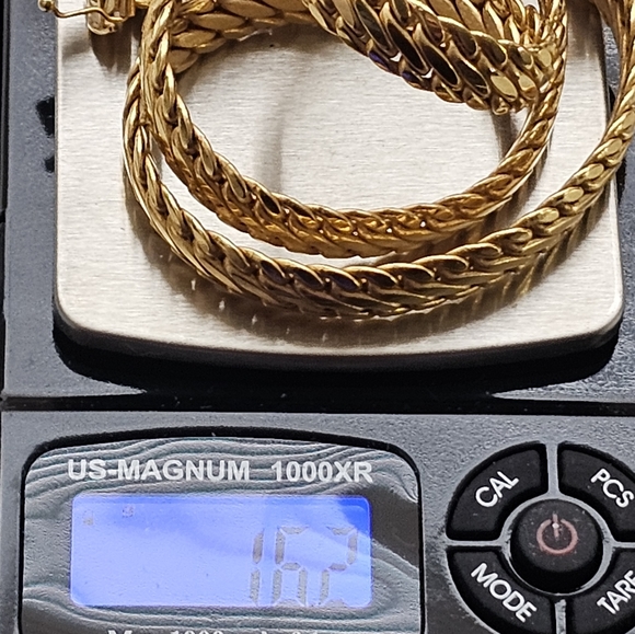 Beautiful New 14K Gold Plated Necklace - Picture 4 of 8